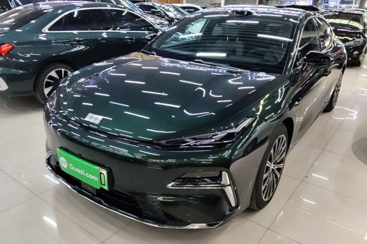 Used Geely Galaxy 8 2025 130km EM-P Starship Edition