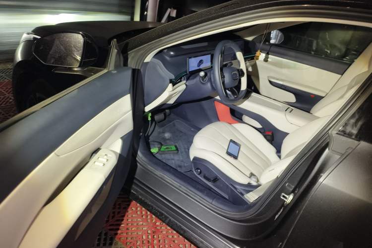 Used Lynk & Co 07 2024 EM-P 126 Long-Range Halo
