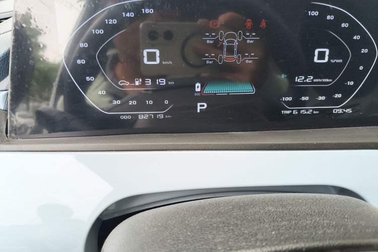 Used CHANGAN Benni E-Star 2022 Qingxin Edition Colorful Model Lithium Iron Phosphate Odometer Close Up