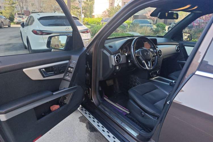 Used Mercedes-Benz GLK-Class 2015 GLK 260 4MATIC Fashion Edition Ultimate Version Interior 3