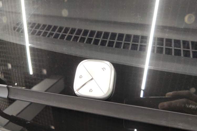 Used Wuling Bingo PLUS 2024 510 km Flagship Edition Four-Seater Version Vehicle Key