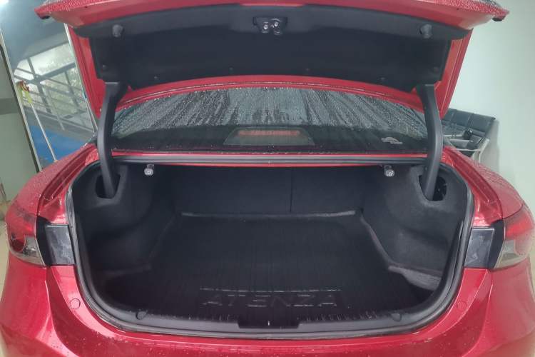 Used Mazda Atenza 2017 2.0L Blue Sky Luxury Edition