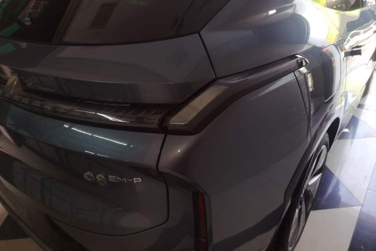 Used Lynk & Co 08 EM-P 2025 220 km All-Wheel-Drive Performance Halo
