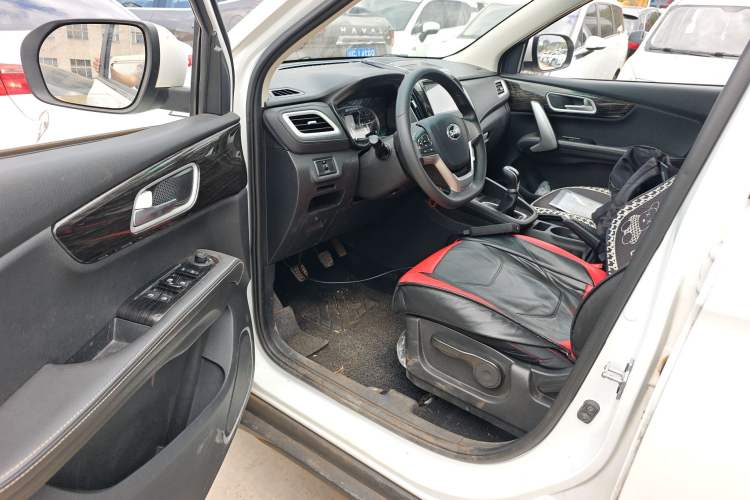 Used SWM X7 2020 2.0L Manual Champion Edition 7 Seats Driver Seat