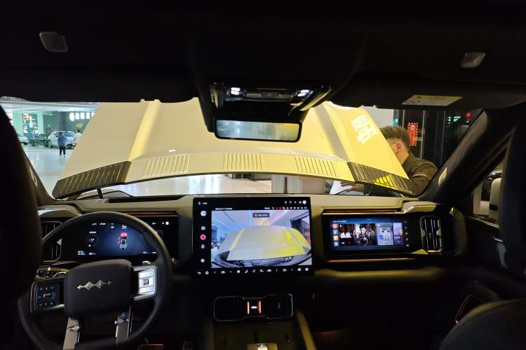 Used Formula Leopard 8 2025 Smart & Brave Flagship Edition 6 Seats Headliner