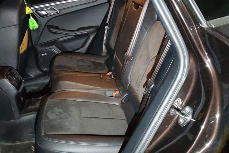 Used Porsche Macan 2020 Macan 2.0T Left Rear Seat