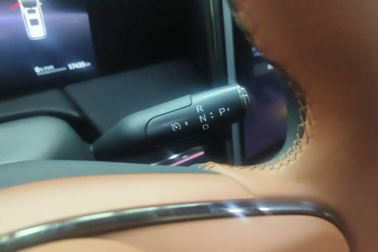 Used GAC Trumpchi Xiangwang M8 2025 Kunkun Series Ultra First-Class Cabin Gear Lever