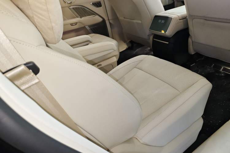 Used ONVO Luxeed L90 2025 Model—Max Six-Seater Version