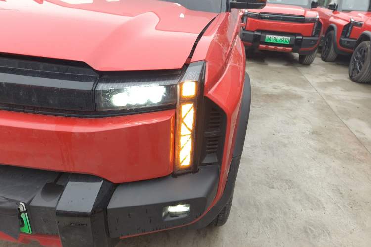 Used iCAR 03T 2024 501km Four-wheel Drive Long-Range Version Left Front Headlight