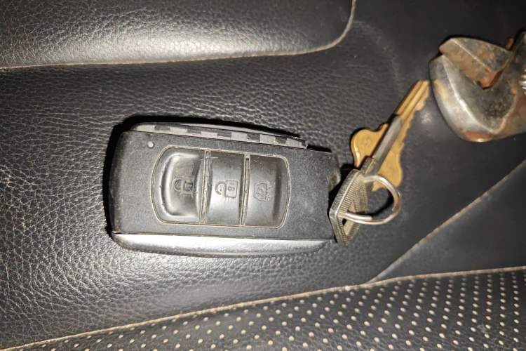 Used Dongfeng Fengon 580 2016 1.5T Manual Luxury Edition Vehicle Key