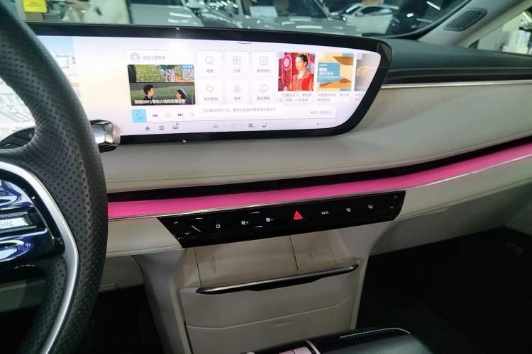 Used Buick GL8 New Energy 2024 Lu Zun Luxury Edition 7-Seater Audio And AC Panel