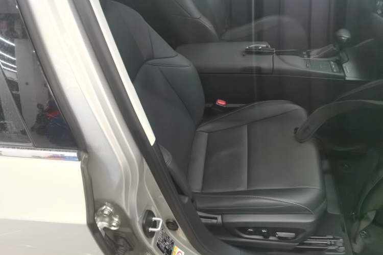 Used Lexus ES 2020 200 Excellence Edition Right Front Seat