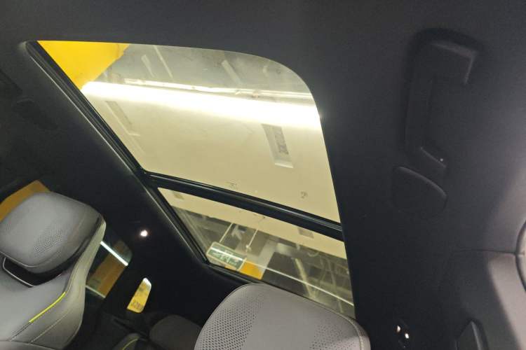 Used Lynk & Co 08 EM-P 2023 120km Long-Range Halo
