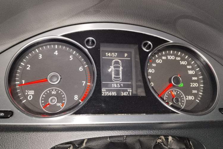 Used Volkswagen FAW-Volkswagen CC 2011 2.0 TSI Ultimate Edition Instrument Cluster