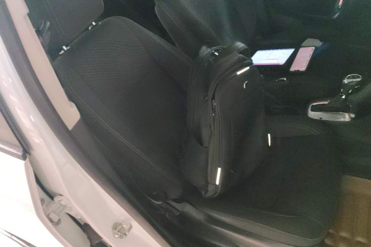 Used Buick Encore 2014 1.4T Automatic Two-Wheel Drive Urban Elite Model Right Front Seat