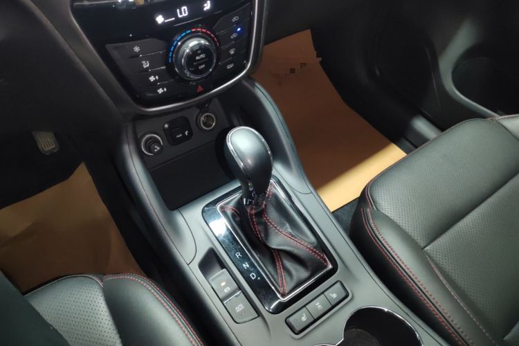 Used Changan CS75 2015 1.8T Automatic 4x4 Prestige Model China IV Standard
