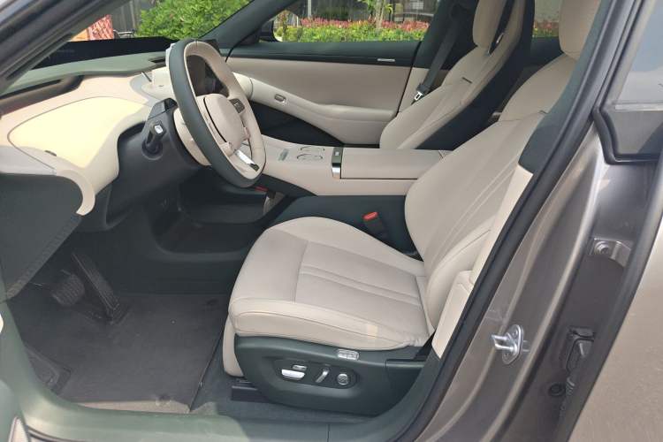 Used Xiaomi Auto YU7 2025 Ultra-Long Range High-Performance All-Wheel-Drive Max Edition
