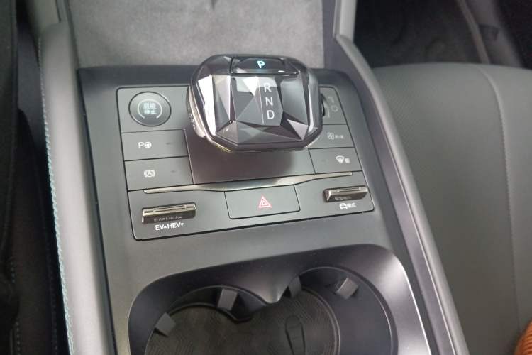 Used BYD Qin L 2025 DM-i Smart Drive 120KM Superior Model
