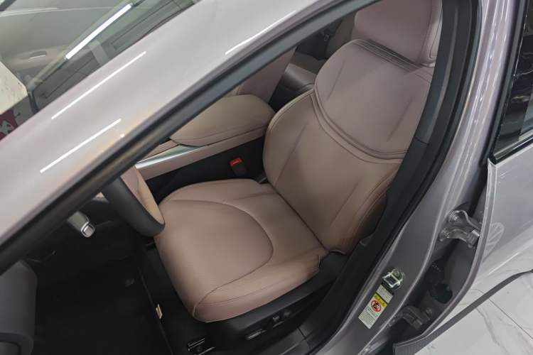 Used XPeng MONA M03 2025 600 with Ultra-Long Range Max Left Front Seat