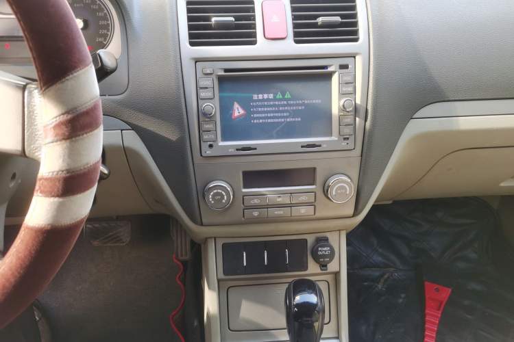 Used Geely Auto Classic Emgrand 2010 Hatchback 1.8L CVT Luxury Model
