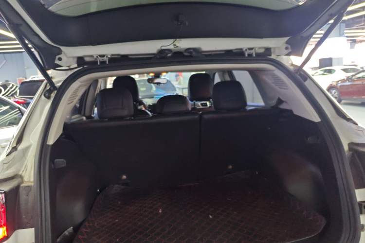 Used Jeep Compass 2017 200T Automatic Family Edition Trunk