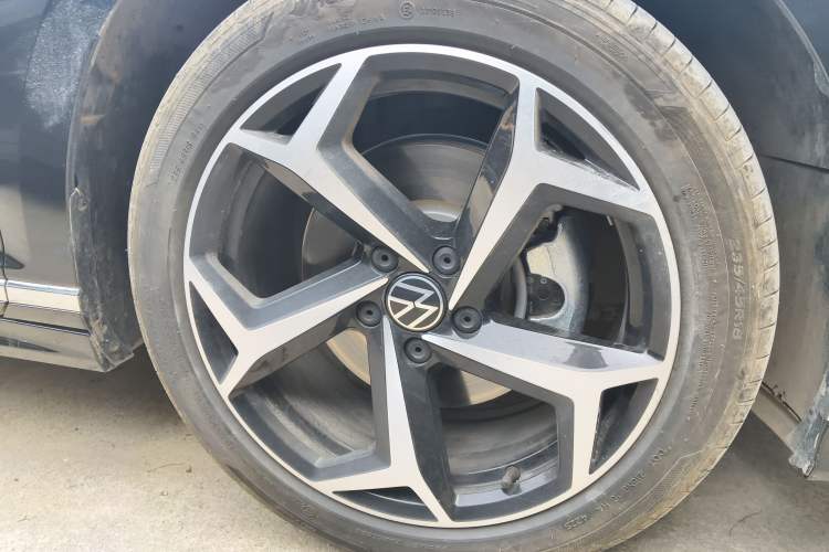 Used Volkswagen Magotan 2026 30 Million Vehicles Selected Model 380TSI DSG Luxury Edition