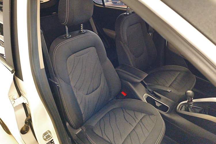 Used Baojun 510 2017 1.5L manual Comfort trim