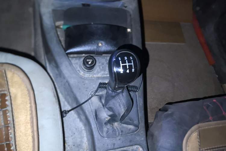 Used Wuling Hongguang 2014 1.5L Base Version Gear Lever