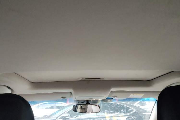 Used Chevrolet Cruze 2015 1.5L Classic SE MT Headliner