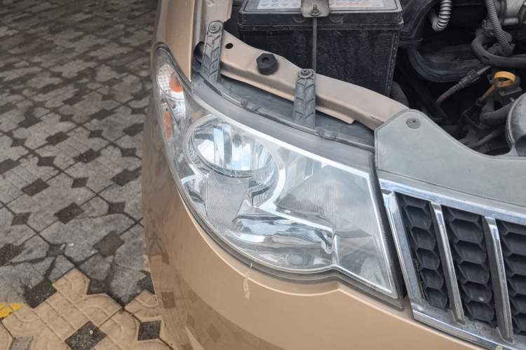 Used Wuling Hongguang 2014 1.2L Base Model China IV Right Front Headlight