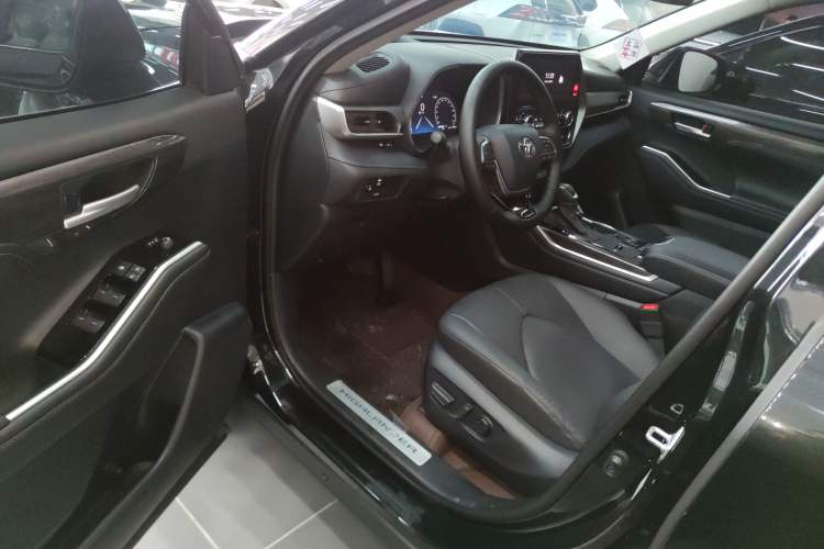 Used Toyota Highlander 2024 2.5L Smart Electric Hybrid Dual-Engine Four-Wheel Drive Prestige Version – 7 Seats