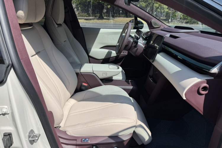 Used Zeekr X 2024 Four-Seat Rear-Drive Version Right Front Seat