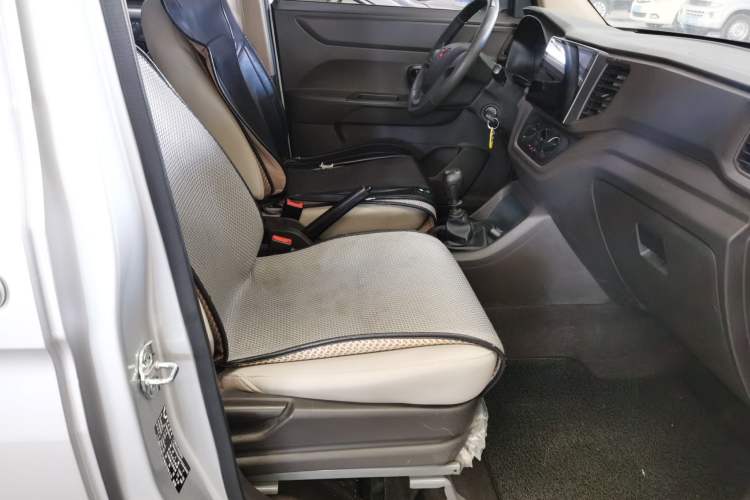 Used Wuling Hongguang V 2022 1.5L Enjoy Edition Electric-Powered LAR Right Front Seat