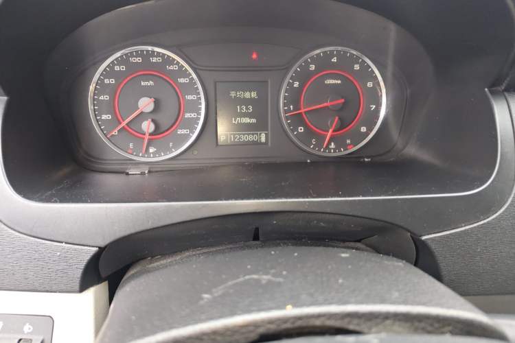 Used SAIC MAXUS G10 2014 2.0T Automatic Elite Edition