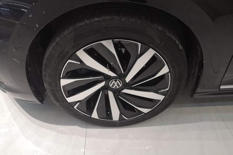 Used Volkswagen Passat 2023 Facelift 330TSI Luxury Edition
