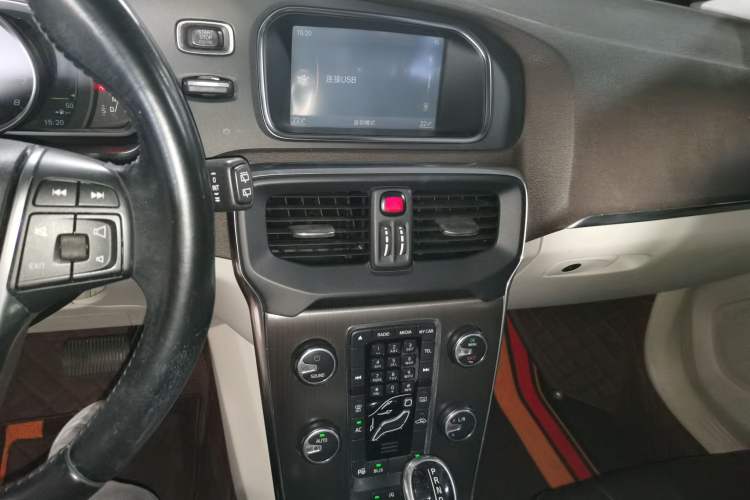 Used Volvo V40 2014 2.0T Zhiya Edition