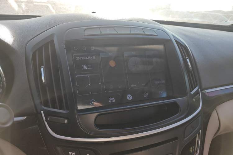 Used Buick Regal 2014 2.0L Leading Fashion Edition Audio And AC Panel