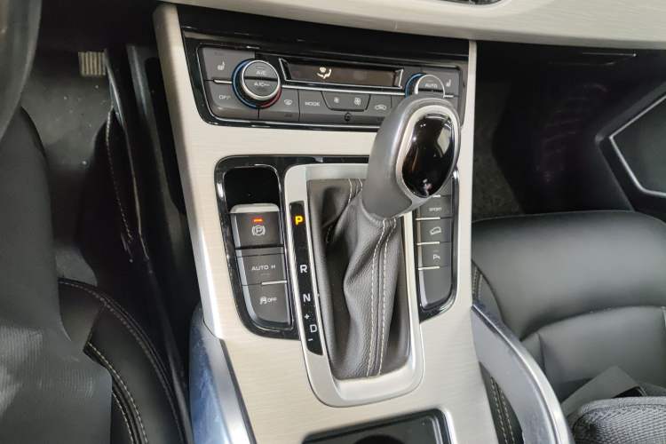 Used Geely Auto Emgrand X7 Sport 2018 1.8TD Automatic Two-Wheel Drive Smart Connect 4G Internet Edition