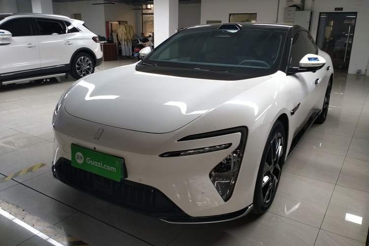 Used Avatr 06 2025 Max All-Electric Version