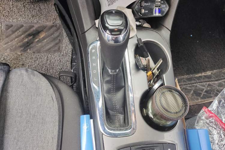 Used Chevrolet Cruze 2018 320 Automatic Pioneer Sunroof Edition Gear Lever