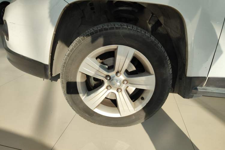 Used Jeep Compass (Import) 2015 2.0L two-wheel drive sport version