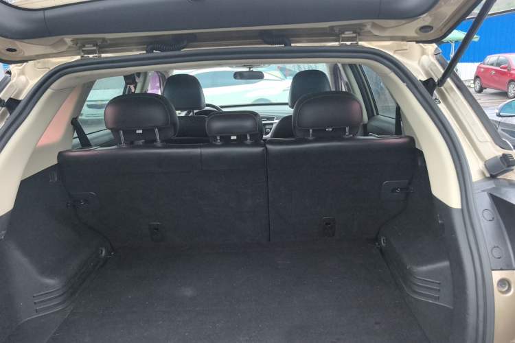 Used Geely Auto Emgrand X7 Sport 2018 1.8TD Automatic Two-Wheel Drive Zhiya Model Trunk