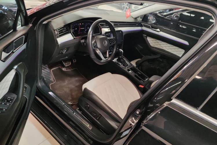 Used Volkswagen Magotan 2023 2 Million Units Commemorative Edition 330TSI DSG Luxury Version
