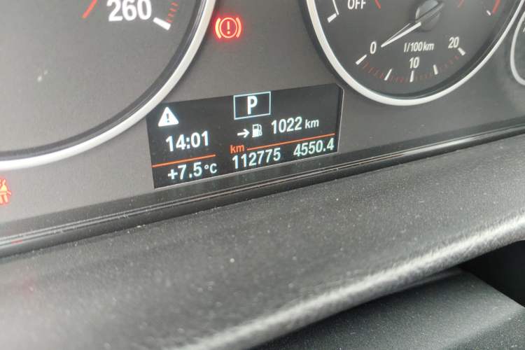 Used BMW 4 Series 2016 420i Design Package Model Odometer Close Up