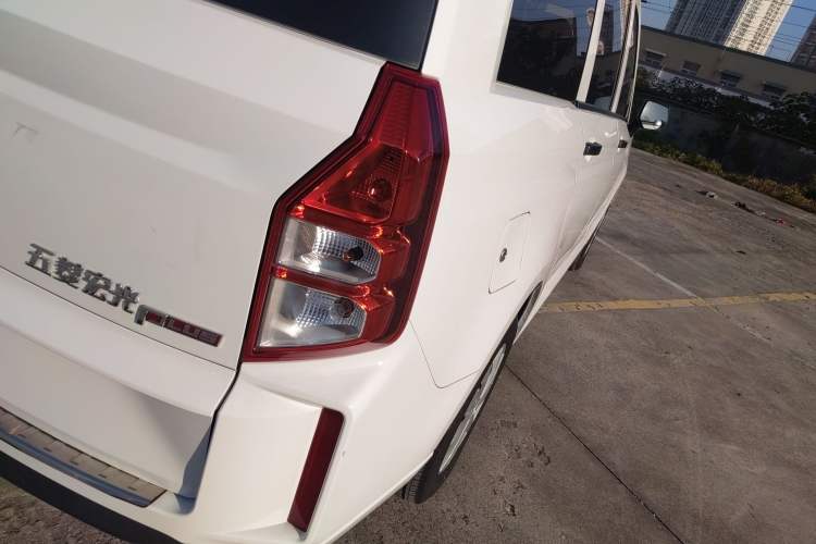 Used Wuling Hongguang PLUS 2020 1.5L Manual Comfort 7-Seater