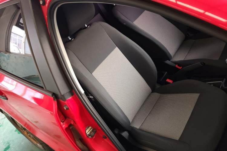 Used Volkswagen Polo 2016 1.4L Manual Fashion Model