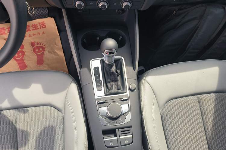 Used Audi A3 2019 Limousine 35 TFSI Fashion Edition China VI Emission Standard
