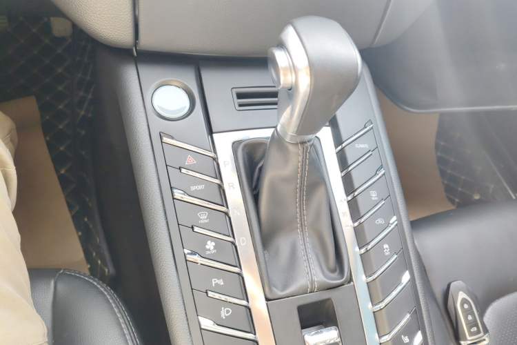 Used Zotye SR9 2017 2.0T Automatic Ultimate Edition Gear Lever