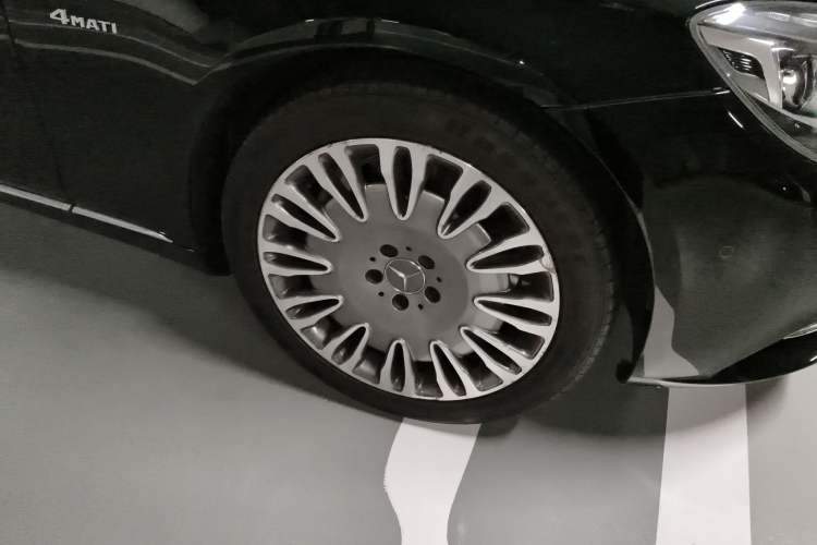 Used Mercedes-Benz Maybach S-Class 2016 S 400 4MATIC Right Front Wheel Hub