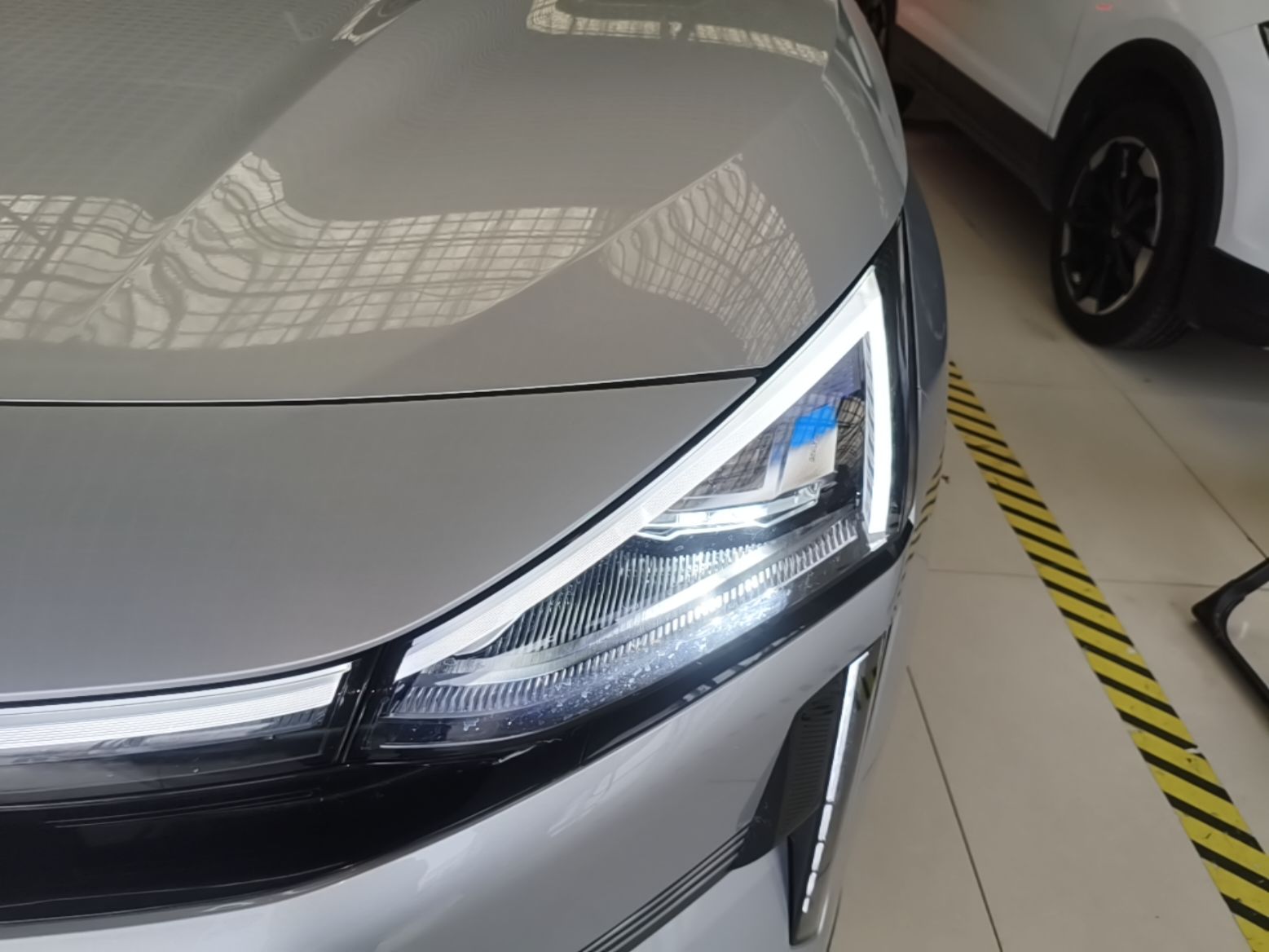 Geely Galaxy L6 2025 EM-i 140km Starship Edition — снимка 8